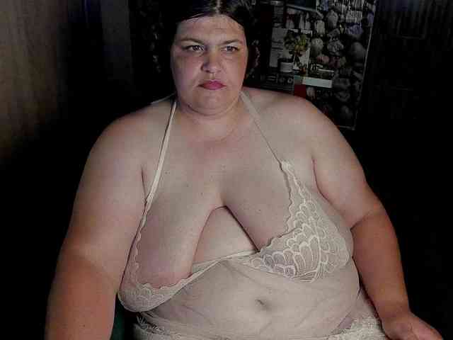 Ionysexylips69 webcam