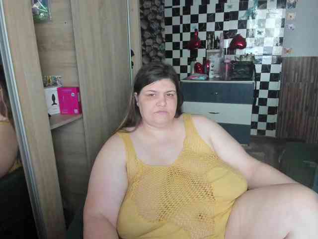 Ionysexylips69 webcam