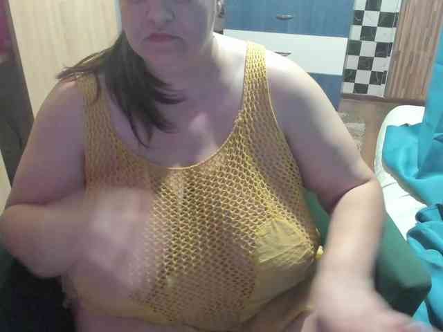 Ionysexylips69 webcam