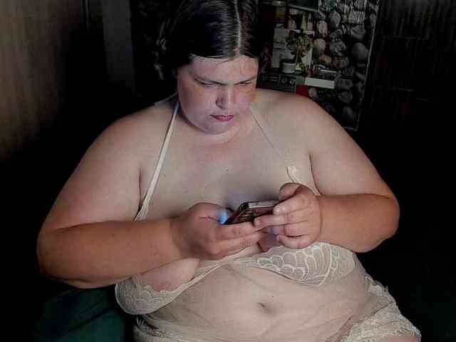 Ionysexylips69 webcam