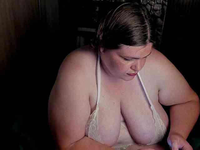 Ionysexylips69 webcam