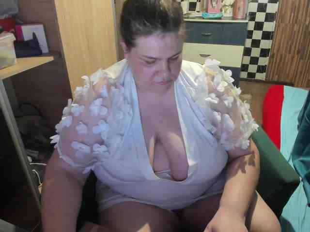 Ionysexylips69 webcam