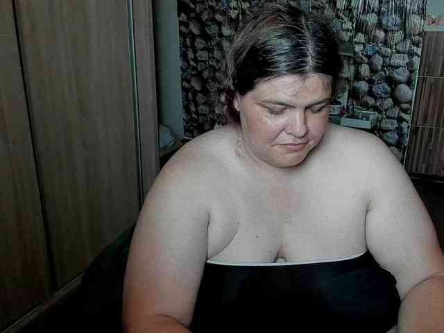 Ionysexylips69 webcam