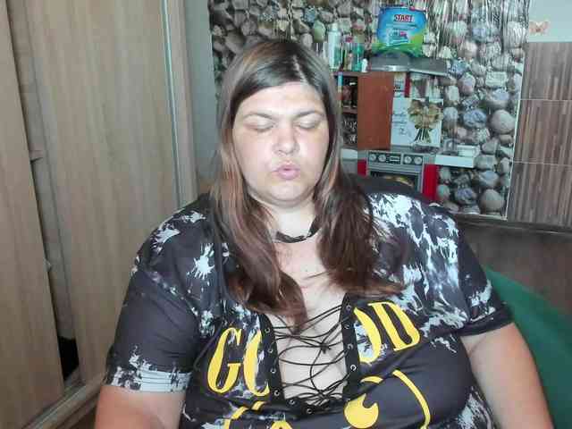 Ionysexylips69 webcam