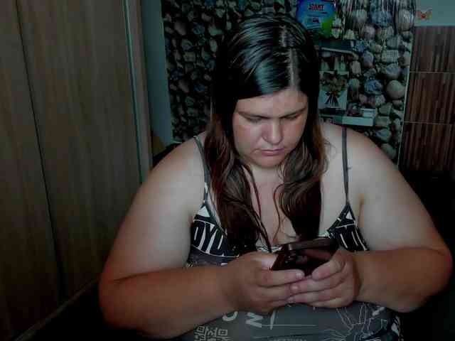 Ionysexylips69 webcam