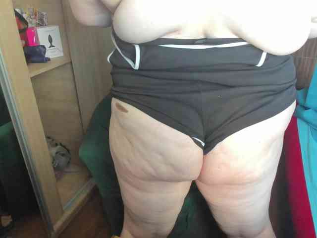 Ionysexylips69 webcam