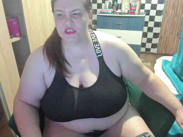 Ionysexylips69 webcam