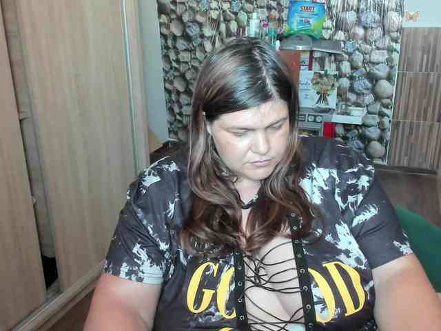 Ionysexylips69 webcam