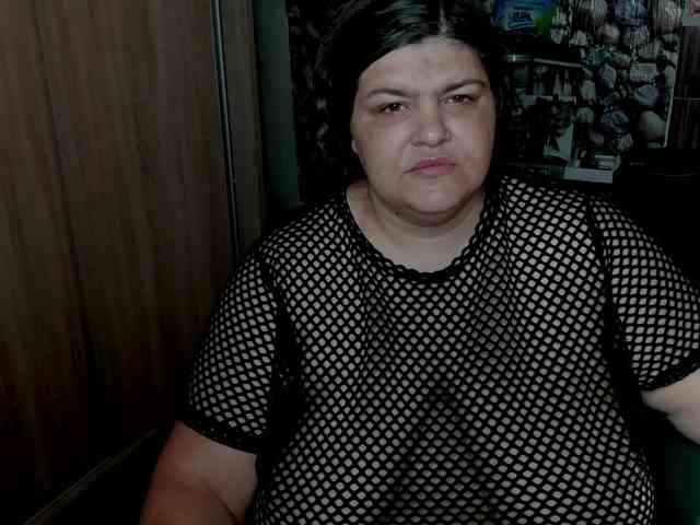 Ionysexylips69 webcam