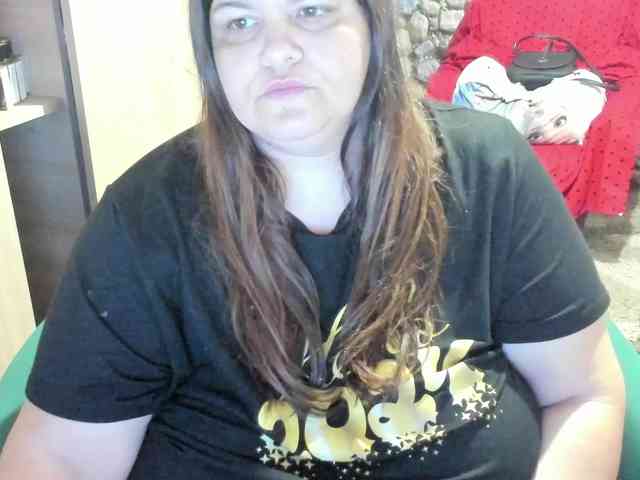 Ionysexylips69 webcam