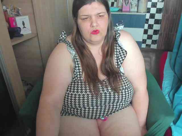 Ionysexylips69 webcam