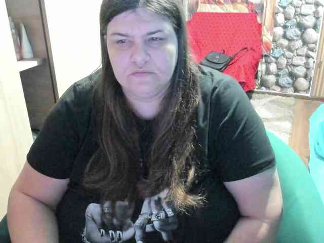 Ionysexylips69 webcam