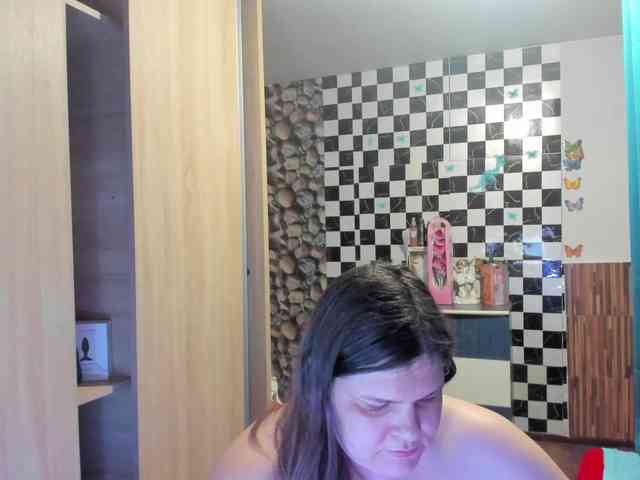 Ionysexylips69 webcam