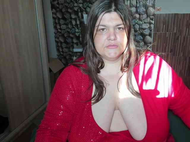 Ionysexylips69 webcam