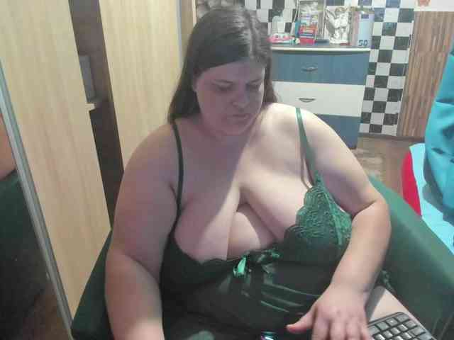 Ionysexylips69 webcam