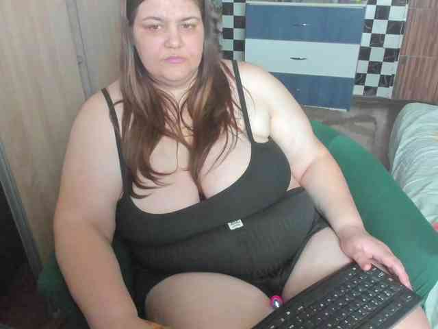 Ionysexylips69 webcam