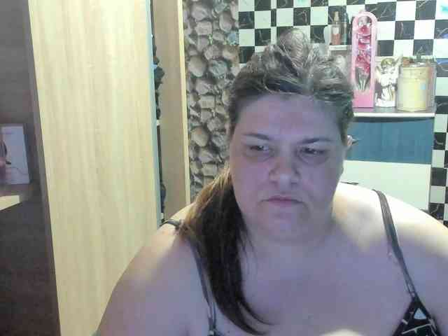 Ionysexylips69 webcam