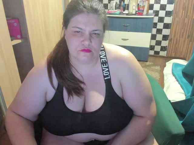 Ionysexylips69 webcam