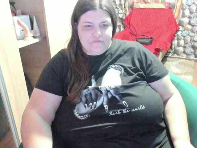 Ionysexylips69 webcam