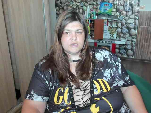 Ionysexylips69