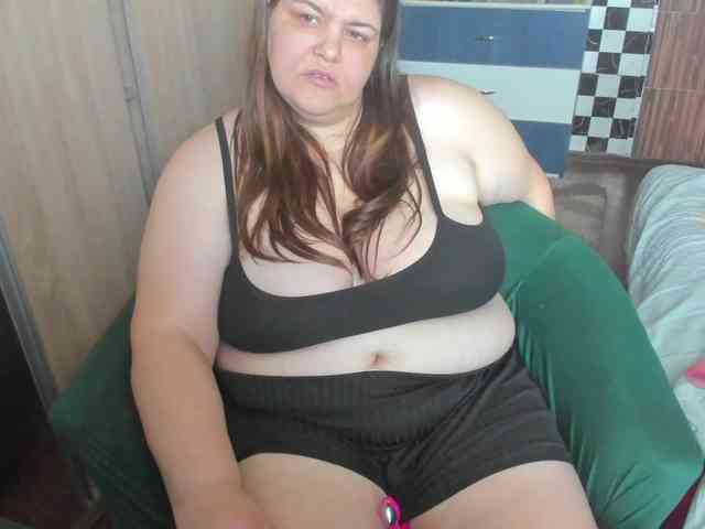 Ionysexylips69 webcam