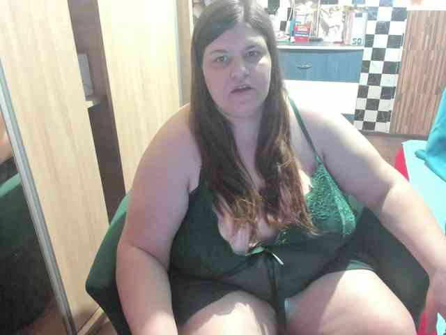 Ionysexylips69 webcam