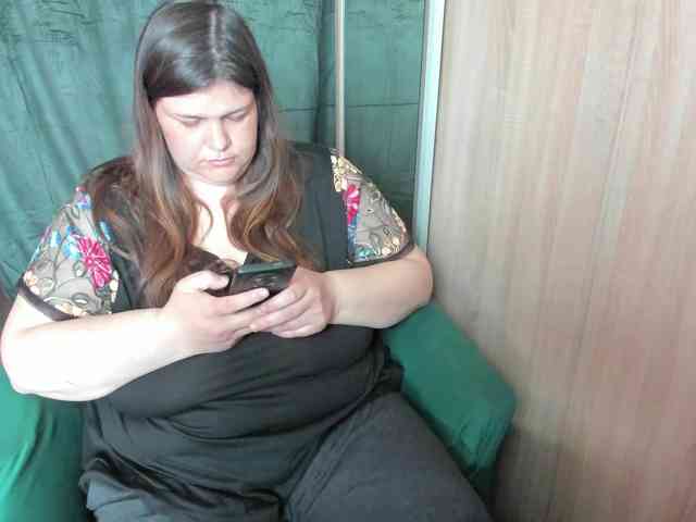 Ionysexylips69 webcam