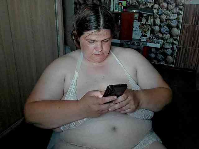Ionysexylips69 webcam