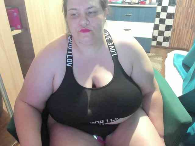 Ionysexylips69 webcam