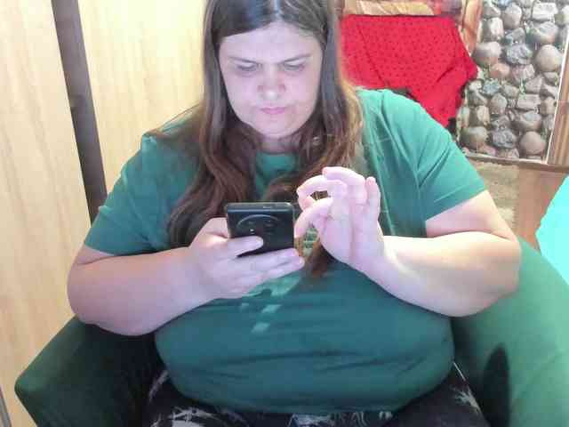 Ionysexylips69 webcam