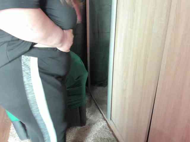 Ionysexylips69 webcam