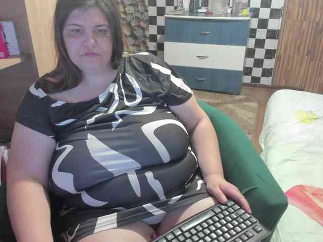 Ionysexylips69 webcam