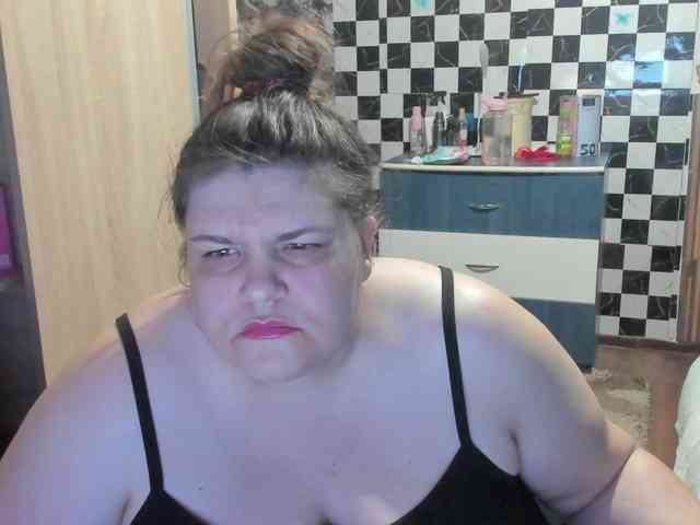 Ionysexylips69 webcam