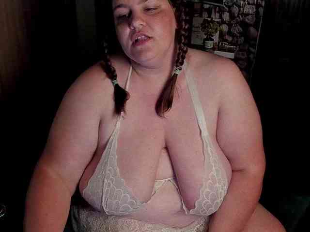 Ionysexylips69 webcam