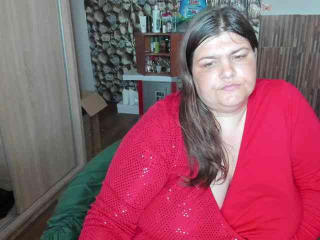 Ionysexylips69 webcam