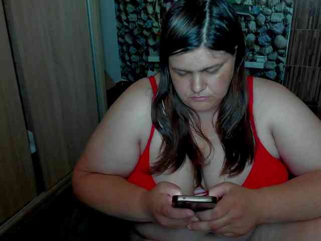 Ionysexylips69 webcam