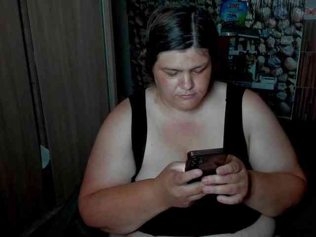 Ionysexylips69 webcam