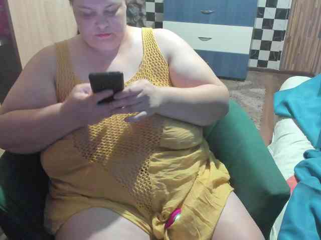 Ionysexylips69 webcam