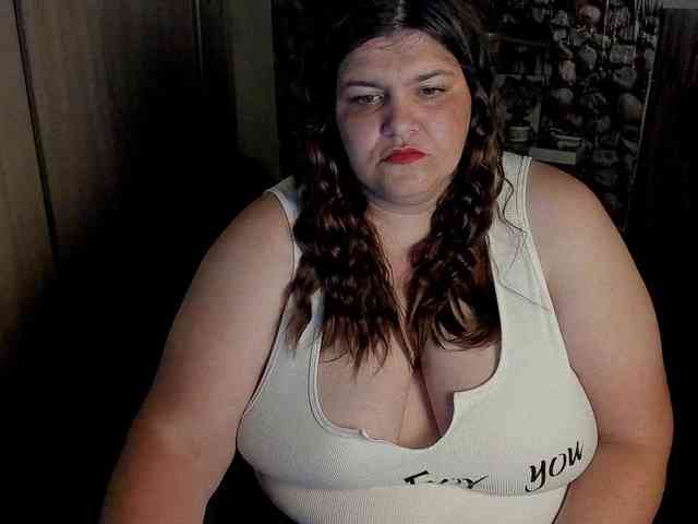 Ionysexylips69 webcam
