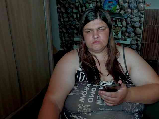 Ionysexylips69 webcam