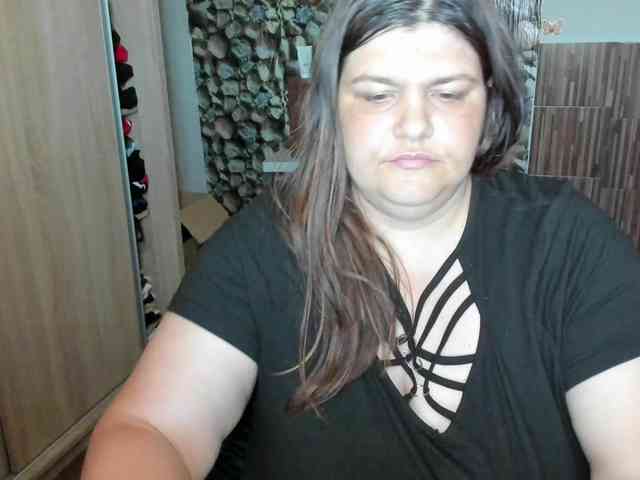 Ionysexylips69 webcam