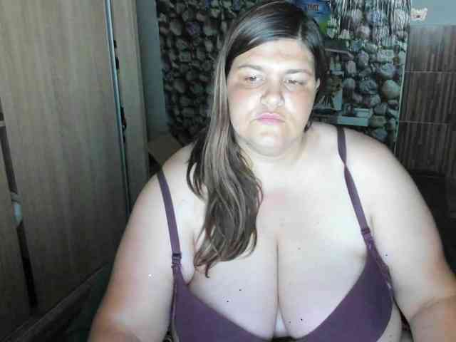 Ionysexylips69 webcam