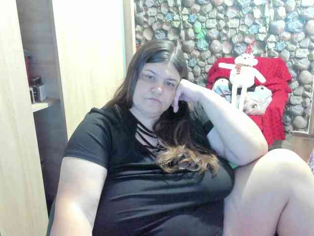 Ionysexylips69 webcam