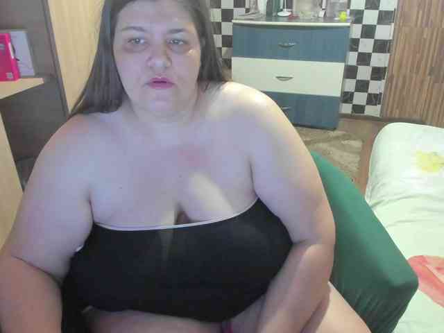Ionysexylips69 webcam
