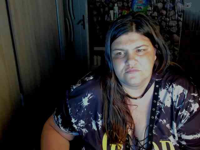 Ionysexylips69 webcam