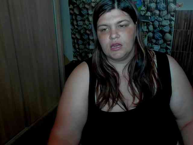 Ionysexylips69 webcam