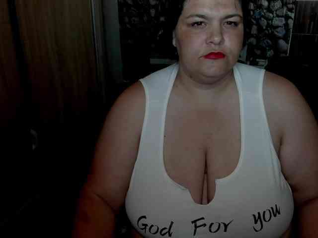 Ionysexylips69 webcam