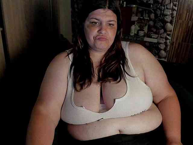 Ionysexylips69 webcam