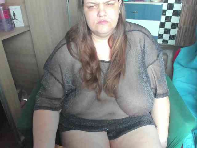 Ionysexylips69 webcam