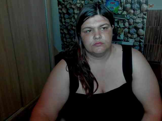 Ionysexylips69 webcam